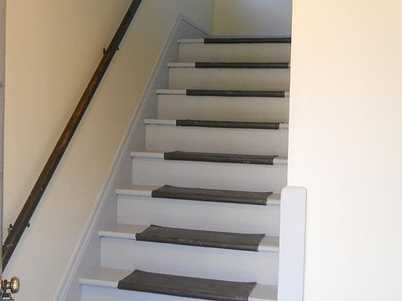 2nd image of 896 Delia Ave #2