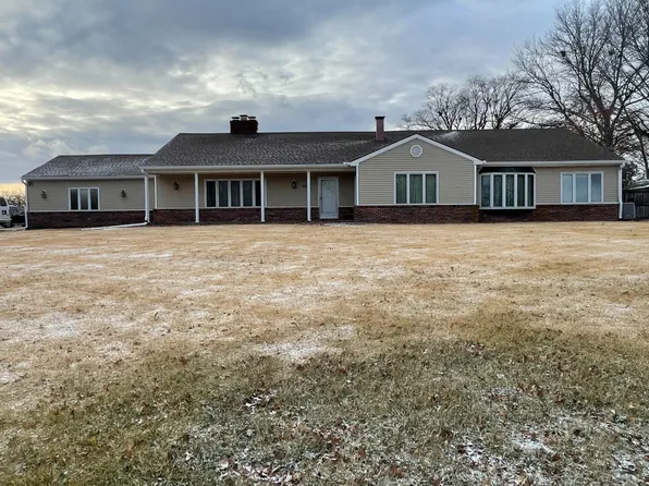 962 S Walnut St, Maryville, MO 64468