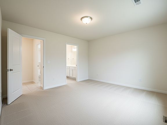 4th image of 610 Vernon Oaks Dr