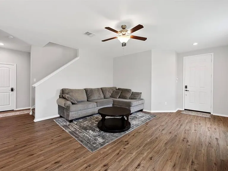 188 Rummel Dr — Photo 4