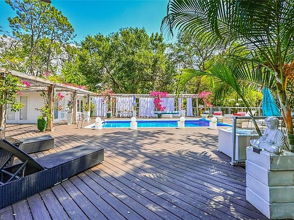 4th image of 5940 English Oaks Ln