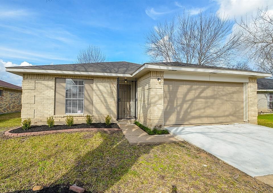 1st image of 15810 Bazelbriar Ln