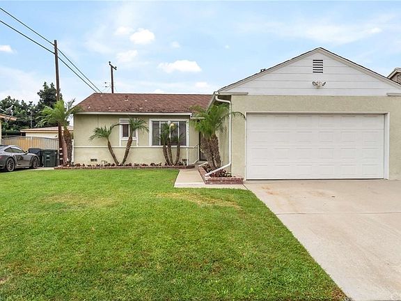 3rd image of 5541 Carfax Ave