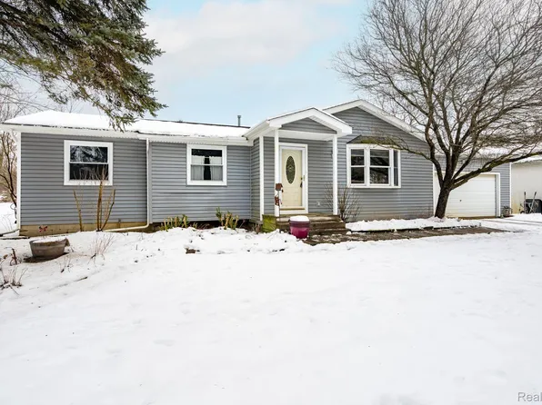 4081 Calkins Rd, Dryden, MI 48428