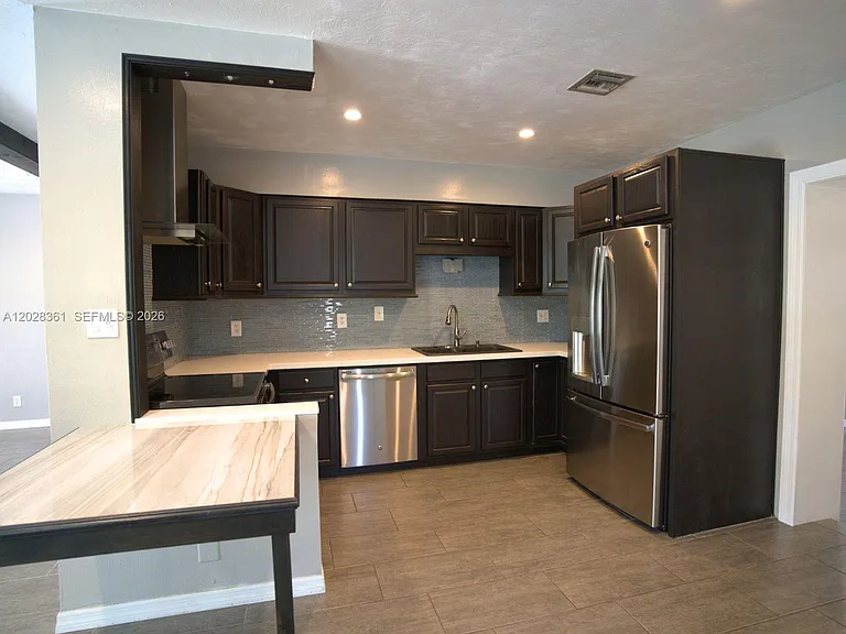 1701 NE 16th Ave — Photo 8