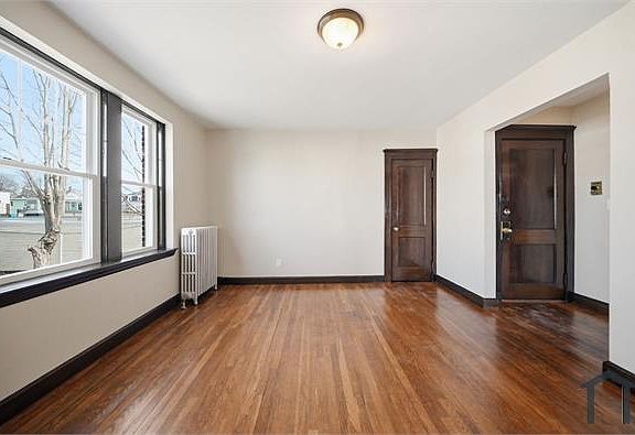 5th image of 41 Richardson Ave #18