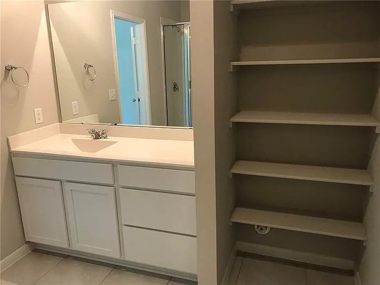 2205 Bettylou Ln — Photo 11