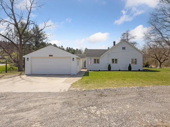 9488 68th St SE, Alto, MI 49302