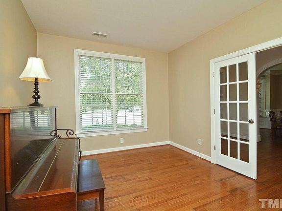 5th image of 310 Weslyn Trace Dr