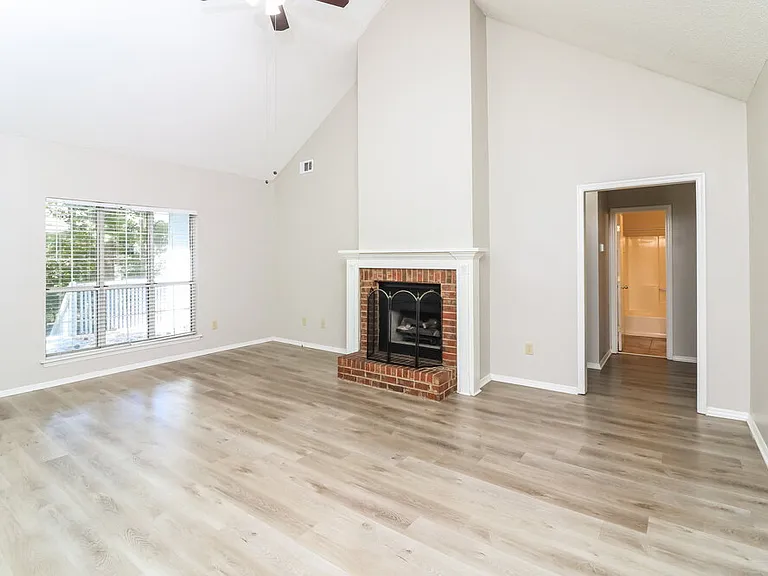 4034 Sharon Woods Dr — Photo 4