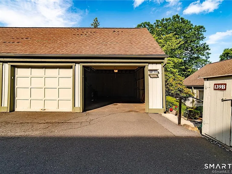 140 Woodvale Dr #E — Photo 17
