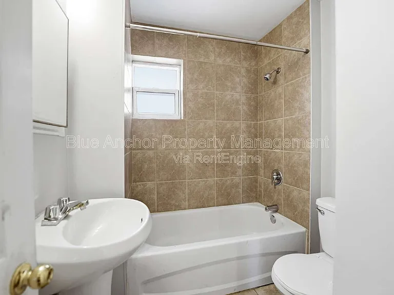 114 King St #2 — Photo 7
