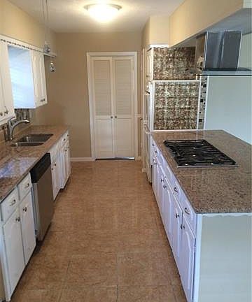 4th image of 1204 Janwood Dr