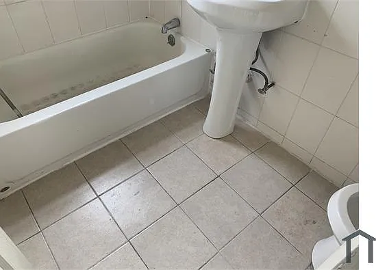 3 bed, $3,695 — Photo 3