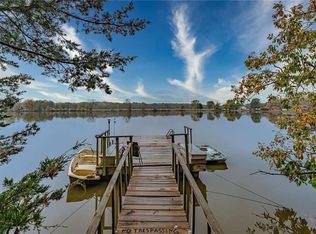 25707 S Lake View Dr, Freeman, MO 64746