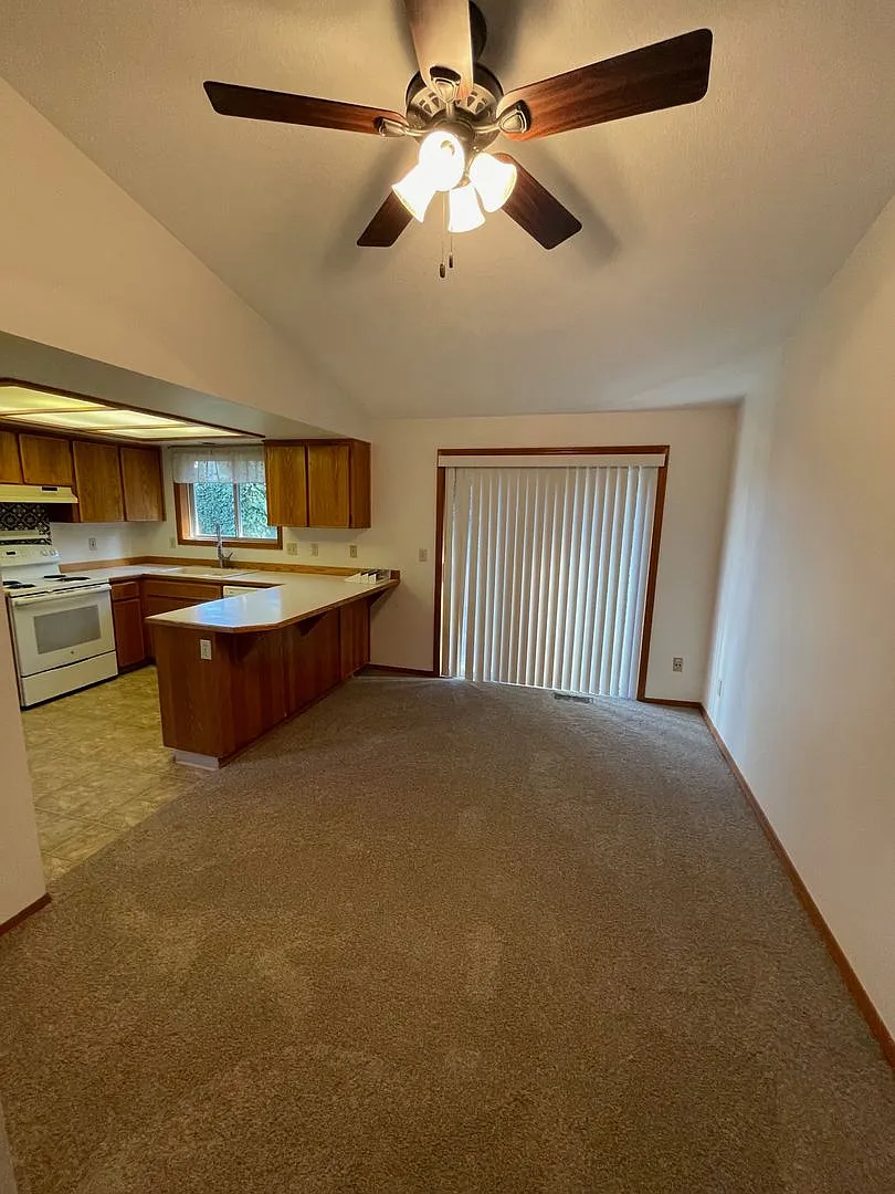11032 SW 47th Avenue - Exceptional Home Near PCC Sylvania! — Photo 4