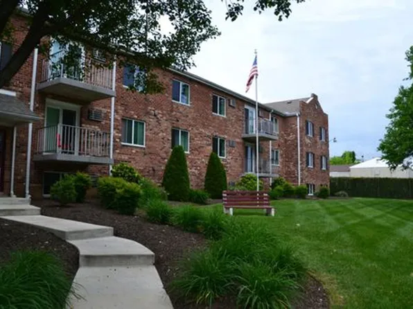 Lafayette Court Apartments