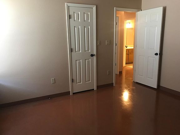 4th image of 418 S Water St