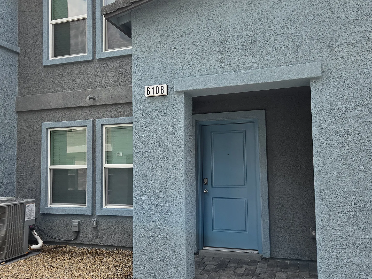 3 bed, 2.5 bath, 1309 sqft, $2,200 — Photo 2