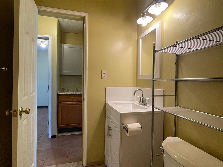 925 Walnut Ave #5 — Photo 8