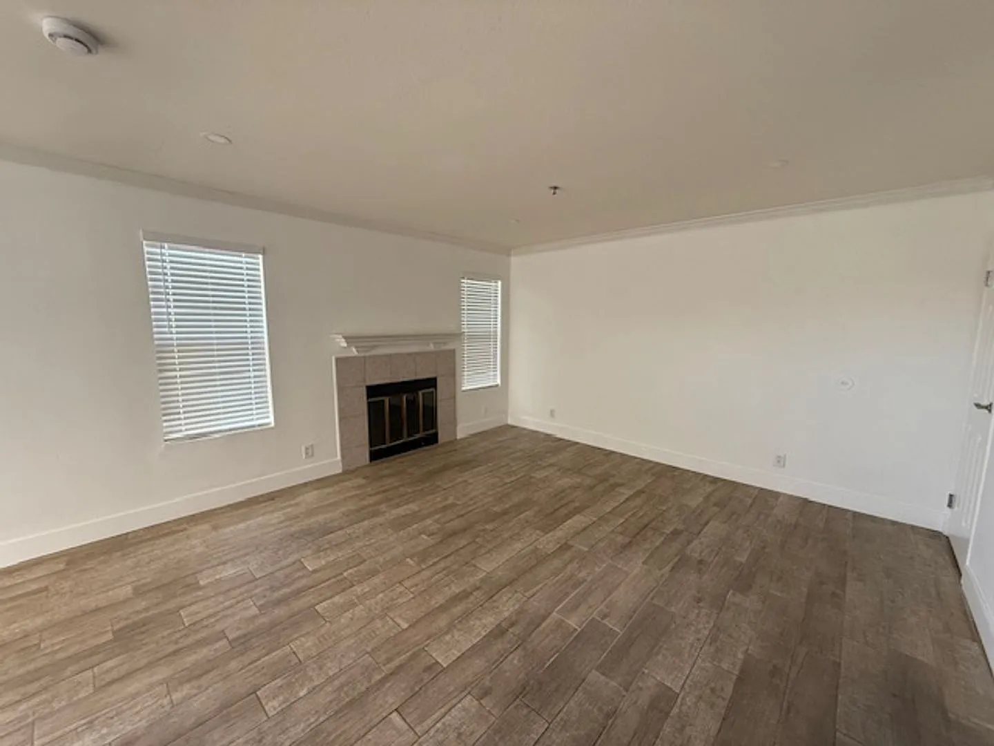 Condo in Gated Palm Lake — Photo 2