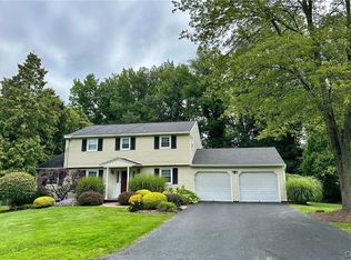 122 Pine Ridge Rd, Fayetteville, NY 13066