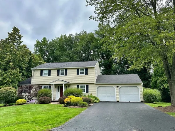 122 Pine Ridge Rd, Fayetteville, NY 13066