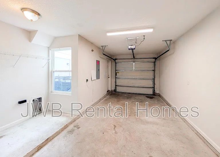8441 McGirts Village Ln — Photo 12