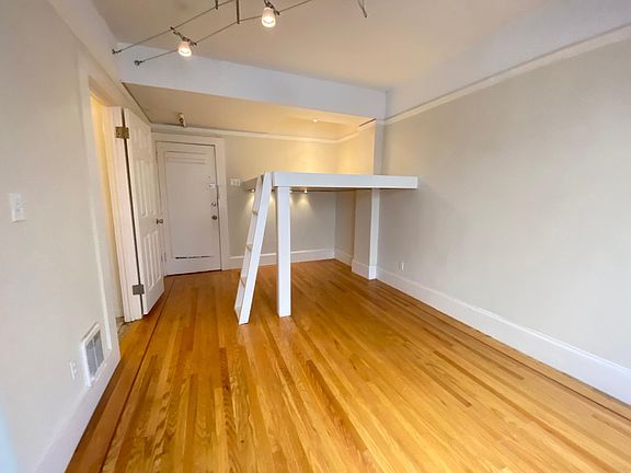 3rd image of 138 Hyde St APT 4
