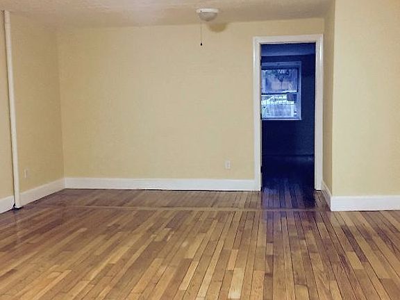 4th image of 477 Clinton St