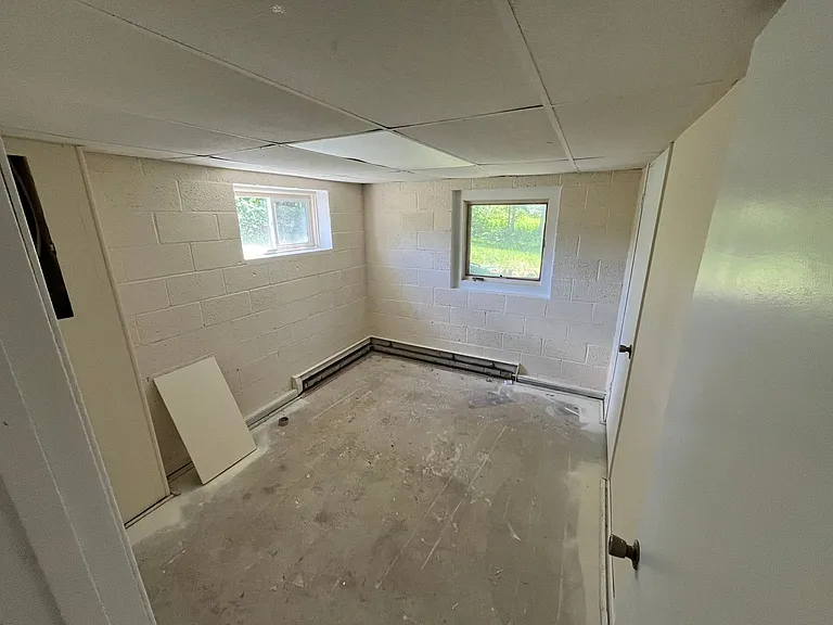 1618 Maple Grove Rd — Photo 8