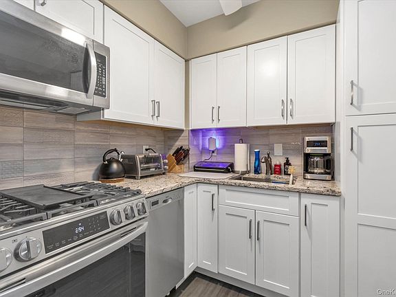 5th image of 504 Merrick Road #3G