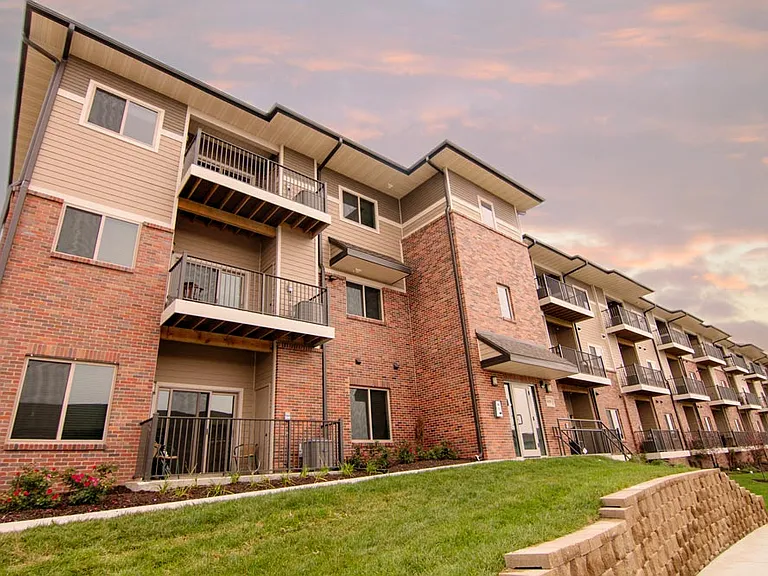 We offer flats-style living! This building offers modern, contemporary finishes, pet-wash station, elevators, underground parking and more.