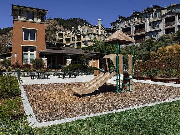 2nd image of 6474 Bayview Dr
