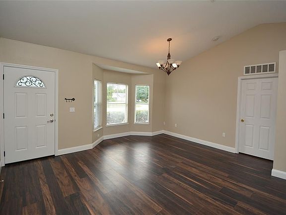 2nd image of 5 Longfellow Dr