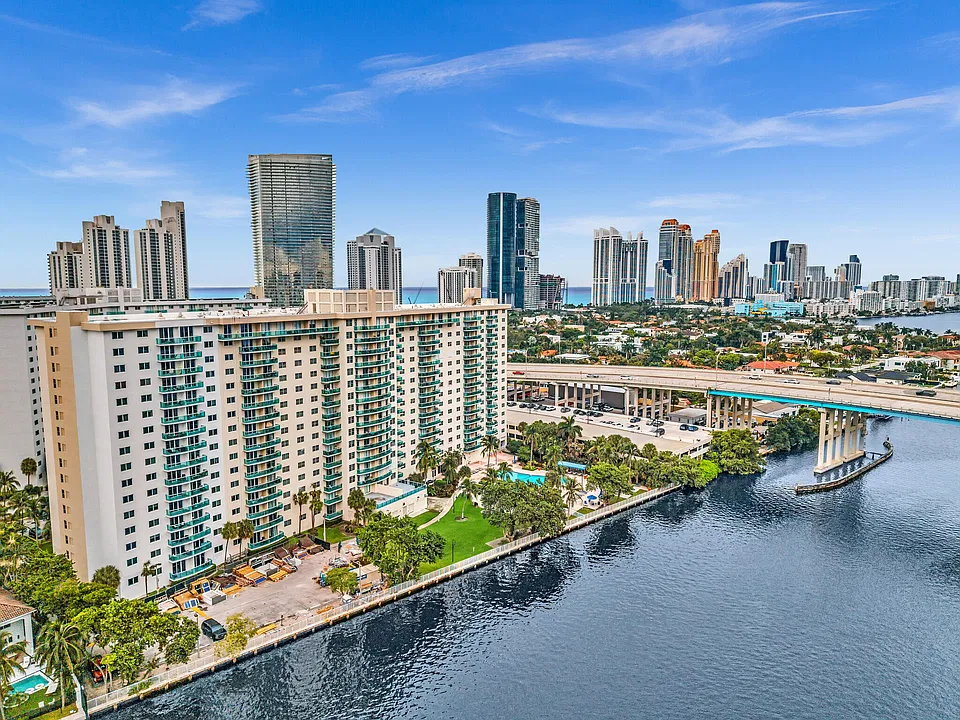 19390 Collins Ave #Penthouse 6