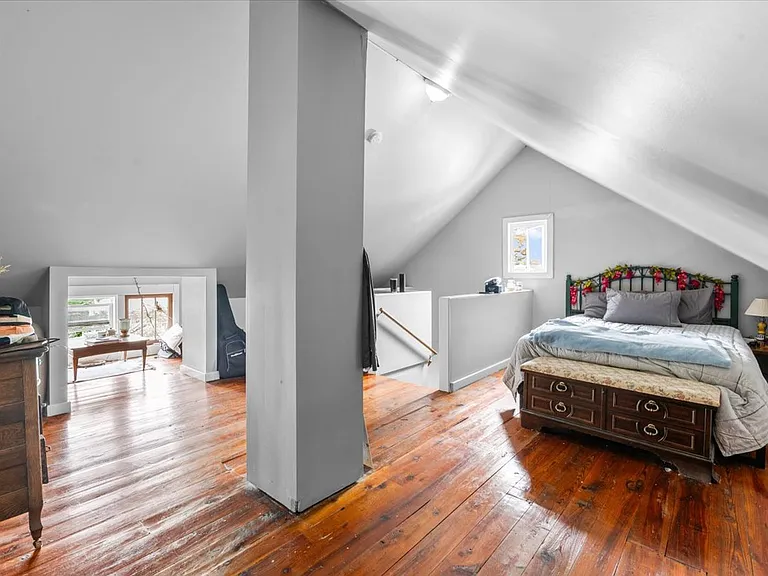 attic bedroom