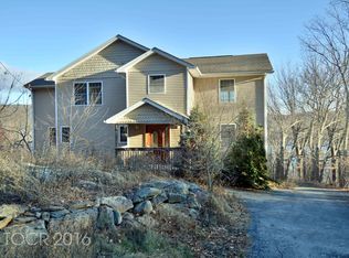120 Blueberry Hl, Greenwood Lake, NY 10925