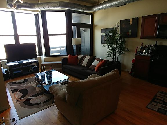 3rd image of 849 N Franklin St Unit 1106