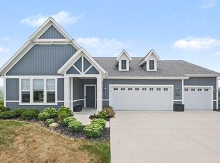 2887 Isle Grand Dr, Belmont, MI 49306