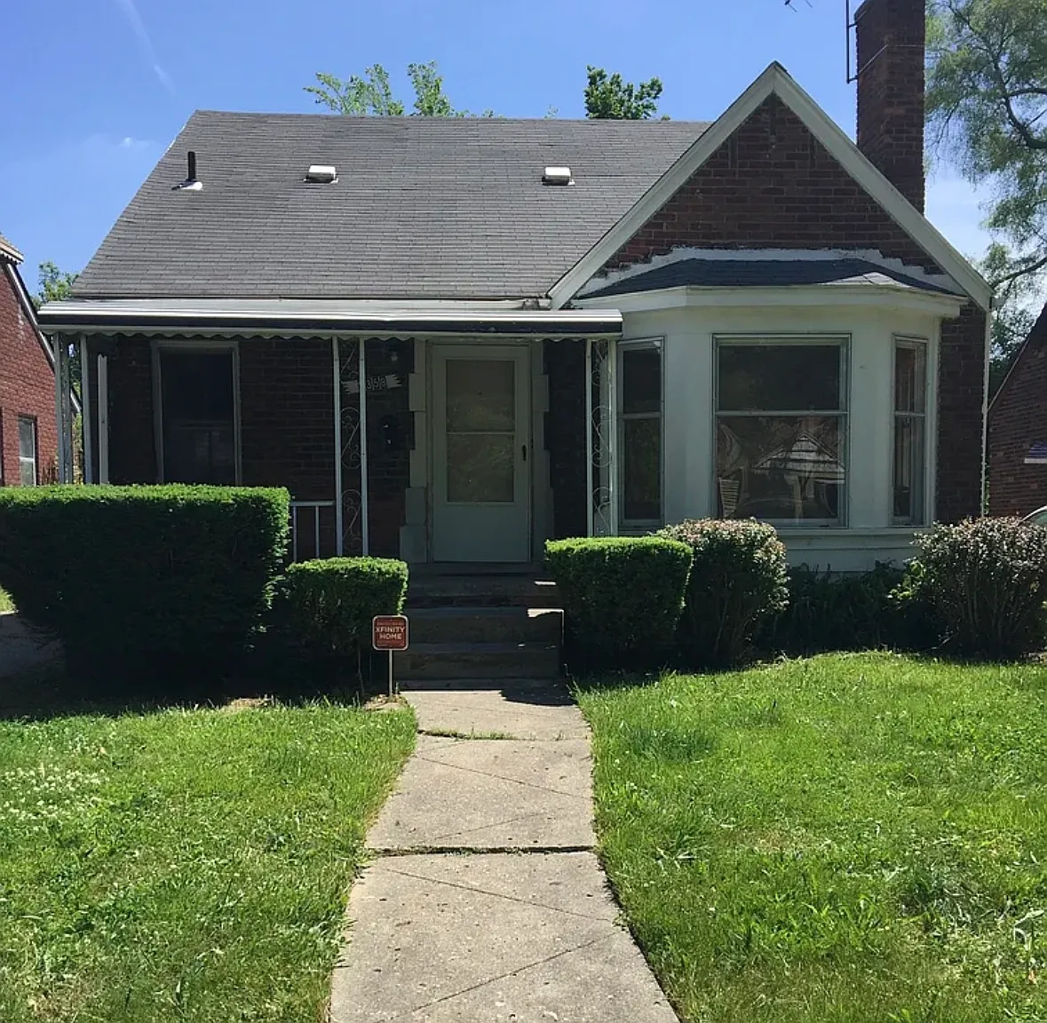 3 bed, 1350 sqft, $1,300 — Photo 1