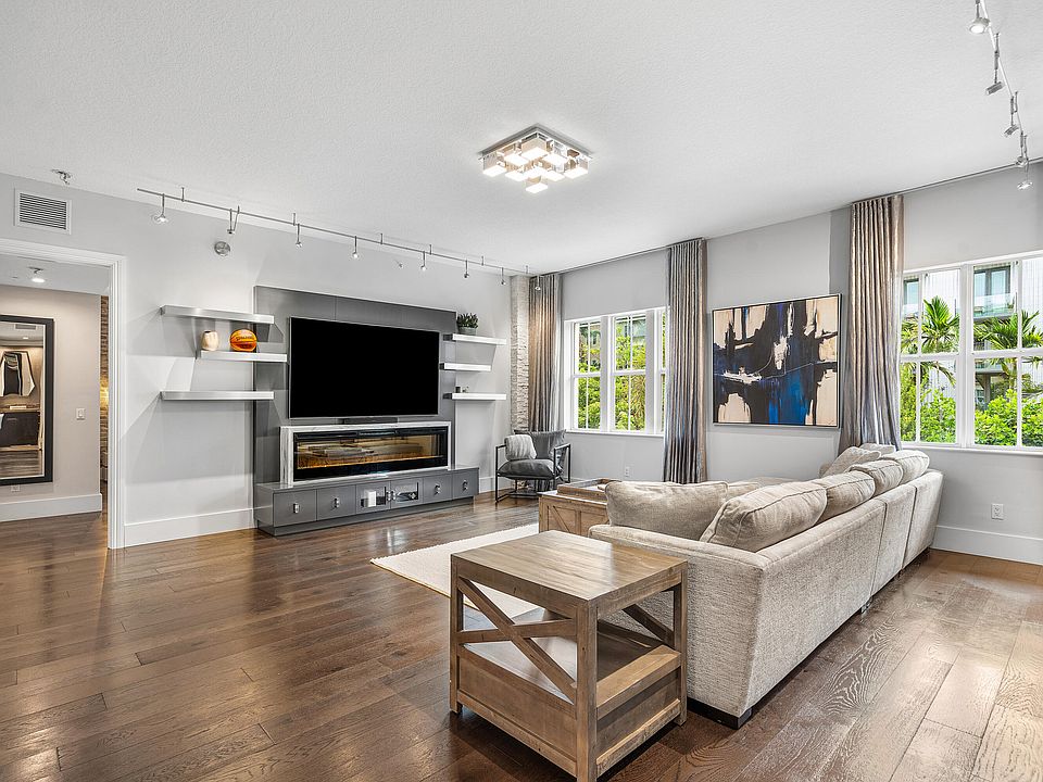 1st image of 200 NE 2nd Avenue #207