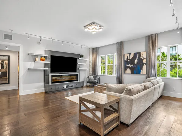 200 NE 2nd Avenue #207, Delray Beach, FL 33444