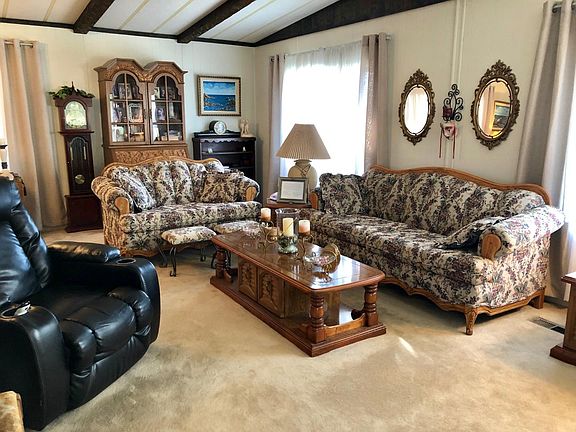 3rd image of 145 Mountain Springs Dr #145