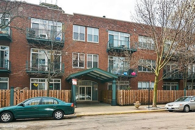 1st image of 2333 W Saint Paul Ave APT 210