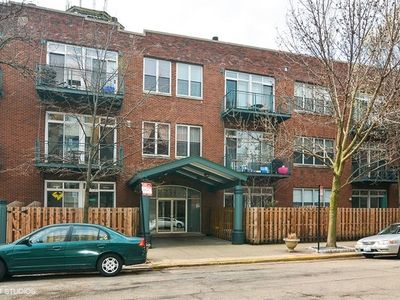 2333 W Saint Paul Ave APT 210, Chicago, IL, 60647