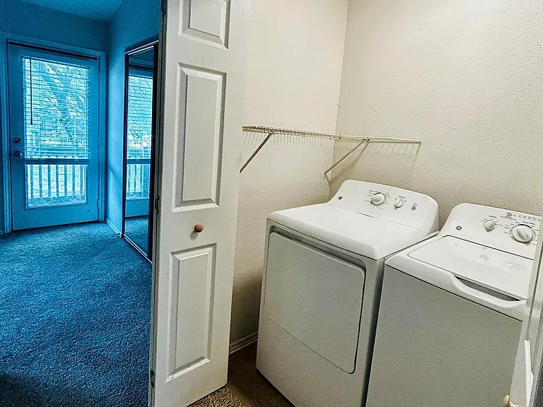 1818 River Crossing Cir #C — Photo 19