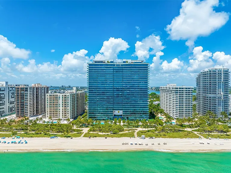 10201 Collins Ave #2516 — Photo 21