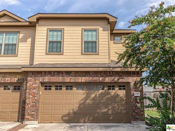 3rd image of 1028-1032 Brown Rock Dr