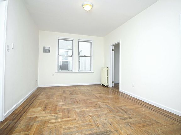 3rd image of 2450 27th St APT 3F